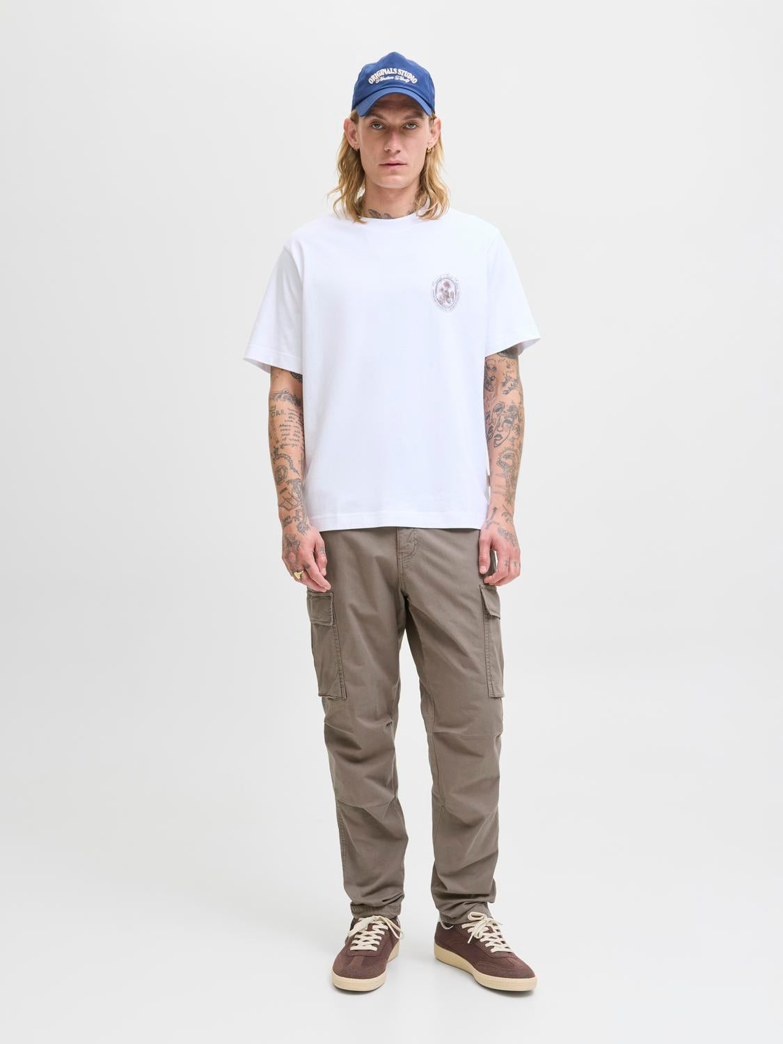 model_shot-front_full